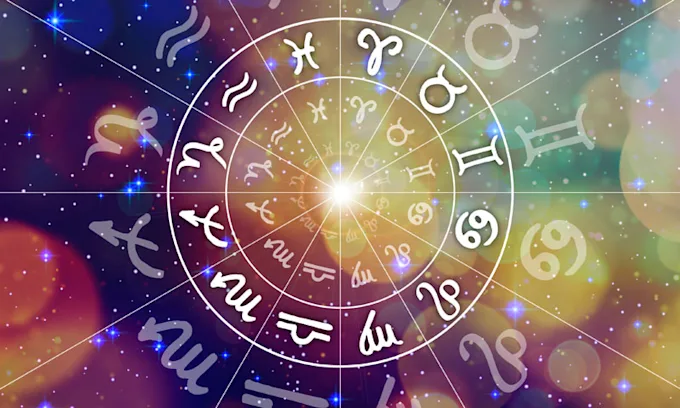  Horóscopo del Tarot de cada Signo del Zodíaco y
 